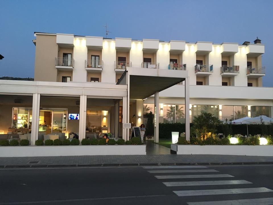 Hotel Serenella Agropoli Εξωτερικό φωτογραφία